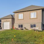 2-bedroom detached home for rent in Hamilton — 71 Locheed Drive (Photo 2)