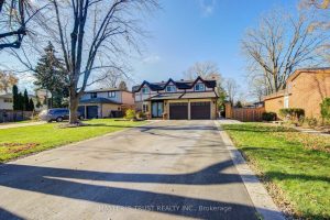 4-bedroom detached home for sale in Markham — 72 Rose Way