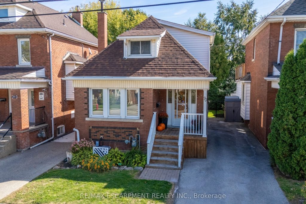2-bedroom detached home for sale in Hamilton — 73 Kenilworth Avenue S (Photo 1)