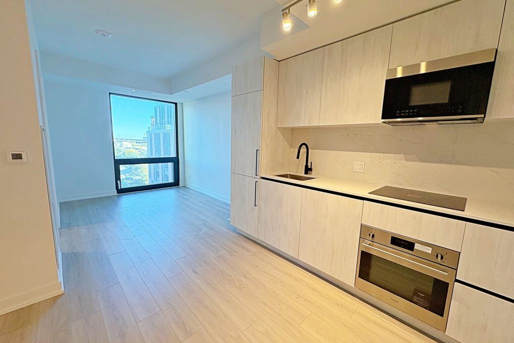 2-bedroom condo apartment for rent in Toronto — 730 - 35 Parliament Street (Photo 1)