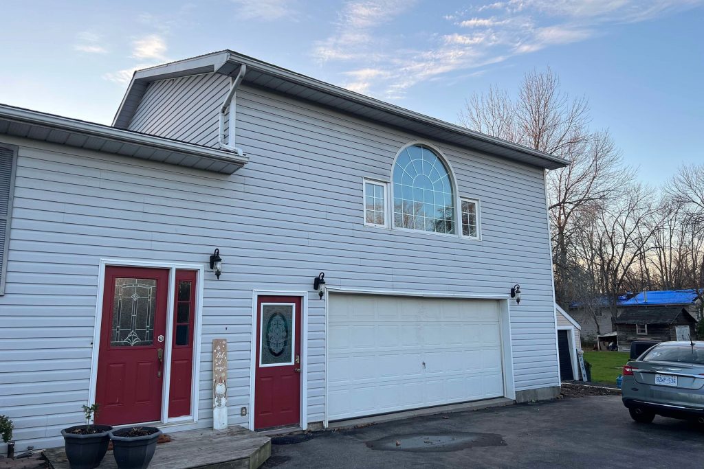 1-bedroom detached home for rent in Prince Edward County — 735 County Rd 28 Road (Photo 1)