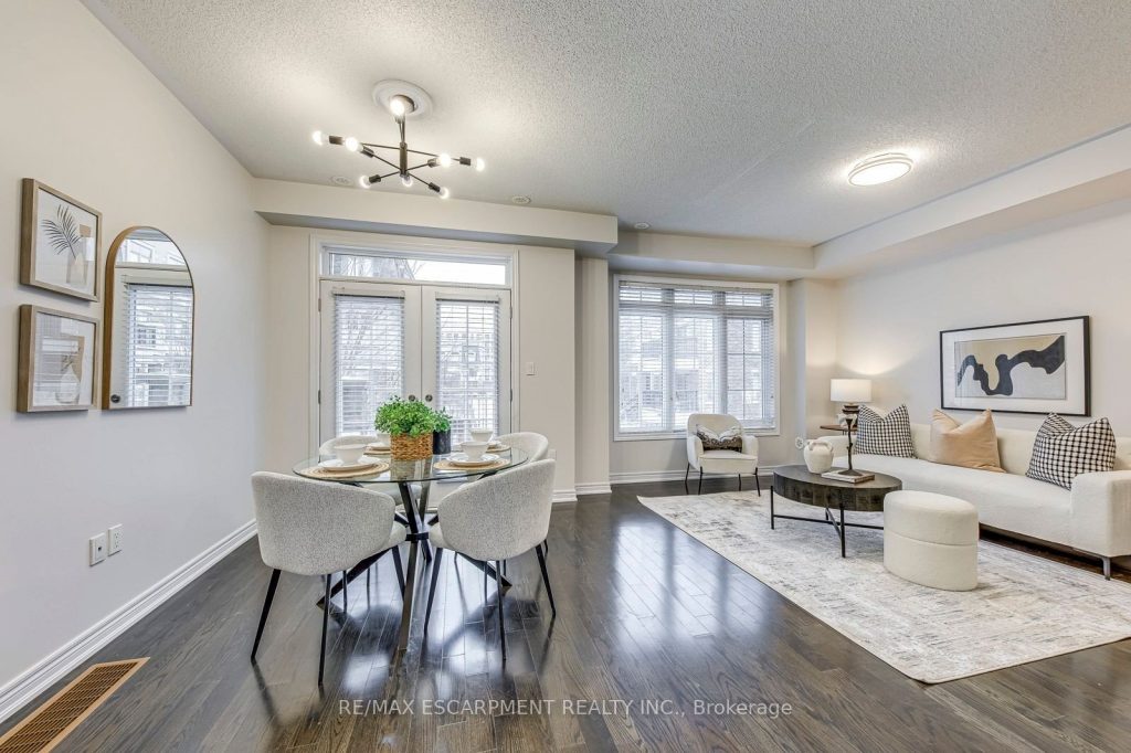 2-bedroom att/row/townhouse for sale in Halton — 74 - 2435 Greenwich Drive (Photo 1)