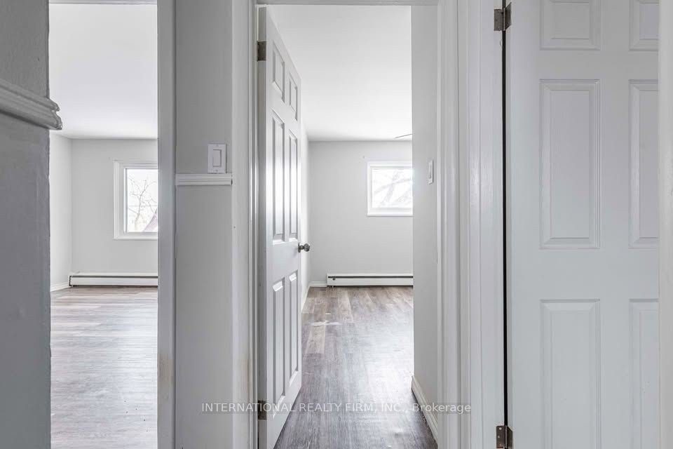 2-bedroom multiplex home for rent in London South — 75 King Edward Avenue (Photo 1)
