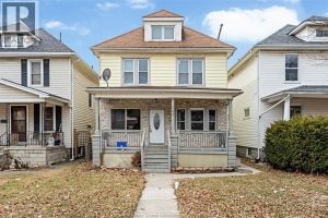 Studio home for sale in Windsor — 767 Moy Avenue