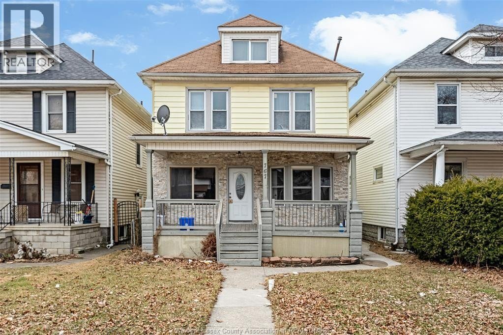 Studio home for sale in Windsor — 767 Moy Avenue (Photo 1)