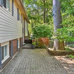 3-bedroom detached home for sale in Burlington — 768 King Road (Photo 3)