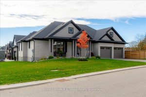 4-bedroom detached home for sale in Tillsonburg — 79 Canary Street E