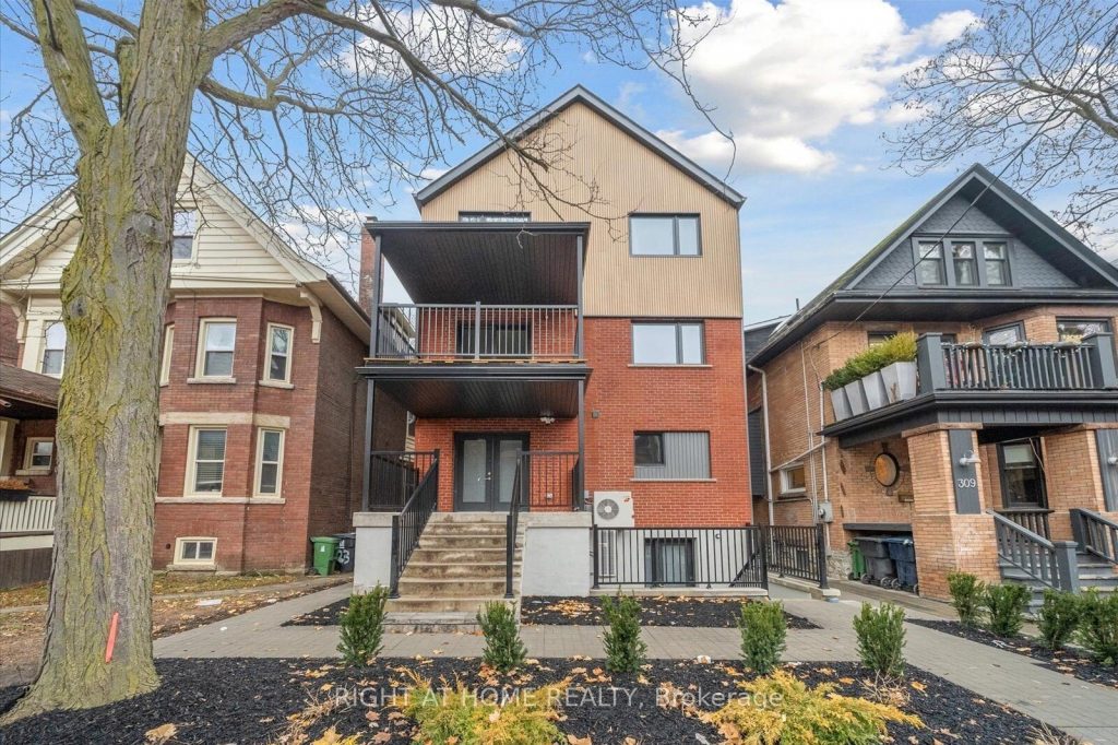 2-bedroom detached home for rent in Toronto — 8 - 321 St George Street (Photo 1)