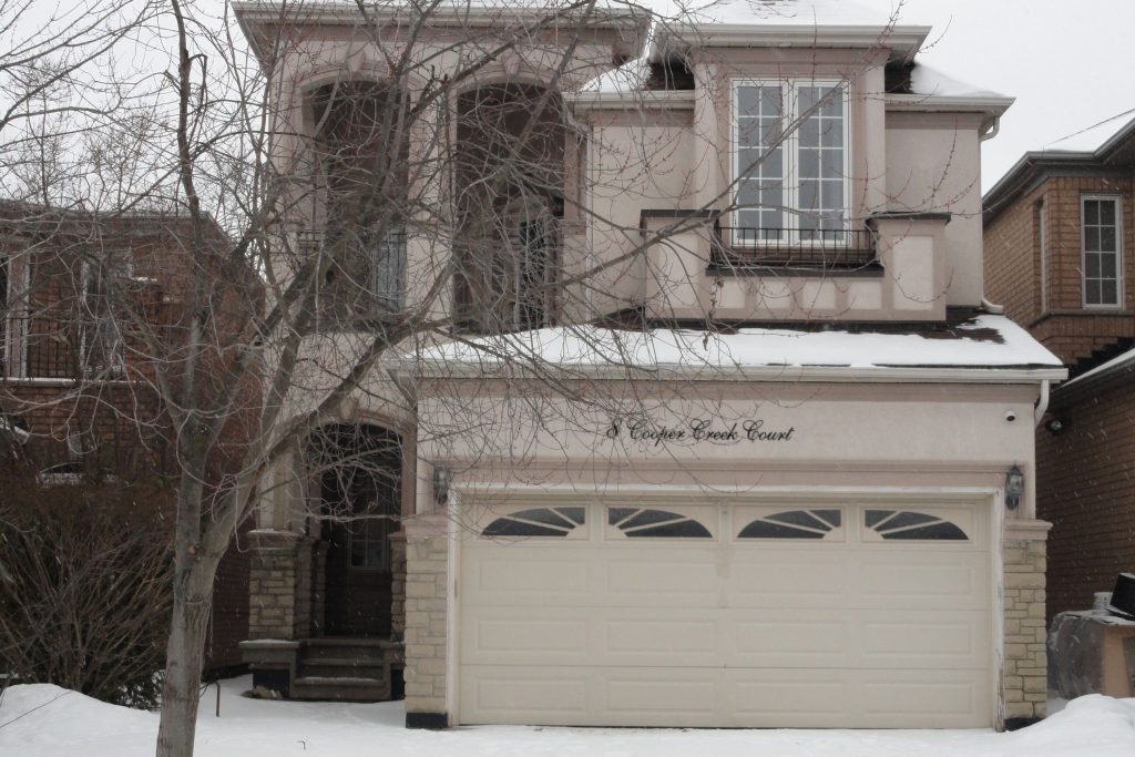 4-bedroom detached home for sale in Vaughan — 8 Cooper Creek Court (Photo 1)