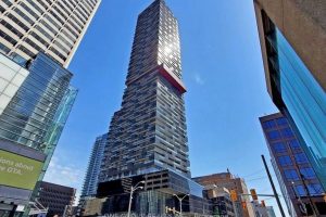 1-bedroom condo apartment for rent in Toronto — 8 Eglinton Avenue East Suite 4209 Avenue