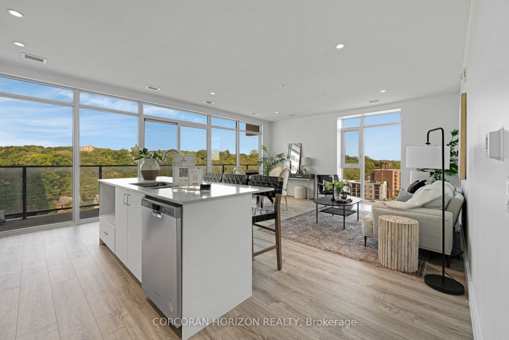 2-bedroom condo apartment for sale in Cambridge — 801 - 50 Grand Avenue S (Photo 1)