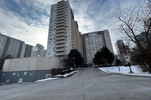 2-bedroom condo apartment for sale in Mississauga — 805 - 3590 Kaneff Crescent