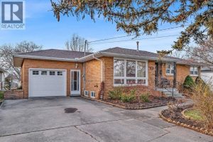 3-bedroom home for sale in Tecumseh — 809 Lacasse