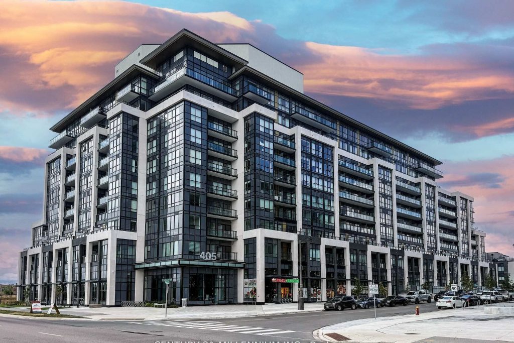 1-bedroom condo apartment for sale in Oakville — 810 - 405 Dundas Street W (Photo 1)