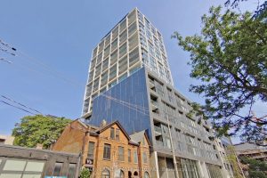 2-bedroom condo apartment for sale in Toronto — 813 - 55 Ontario Street