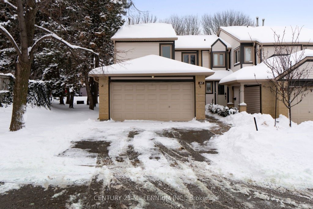 3-bedroom condo townhouse for sale in Mississauga — 82 - 2275 Credit Valley Road (Photo 1)