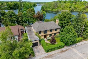 5-bedroom detached home for sale in Peterborough — 82 Dublin Street
