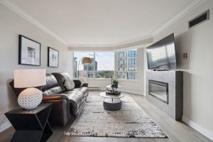 2-bedroom condo apartment for sale in Richmond Hill — 826 - 32 Clarissa Drive