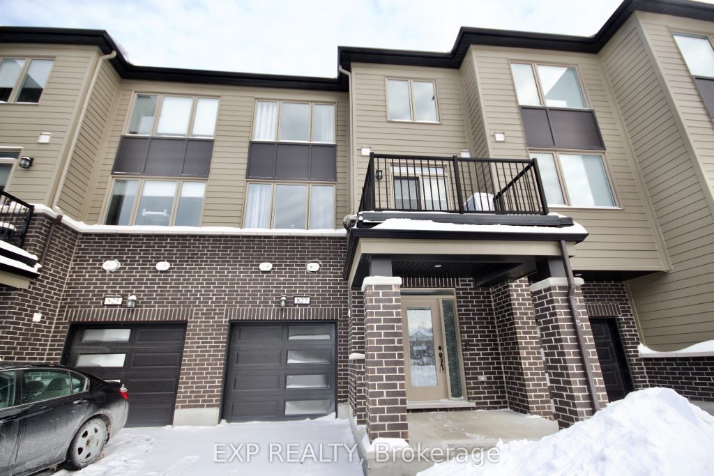 2-bedroom att/row/townhouse for sale in Ottawa — 827 Kiniw Private (Photo 1)