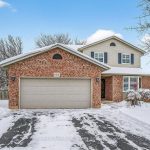 3-bedroom detached home for sale in Hamilton — 8316 Twenty Road E (Photo 2)