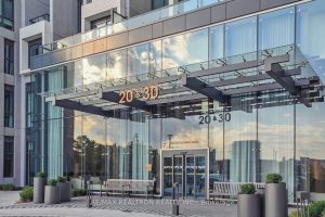2-bedroom condo apartment for sale in Toronto — 832 - 20 Inn On The Park Drive