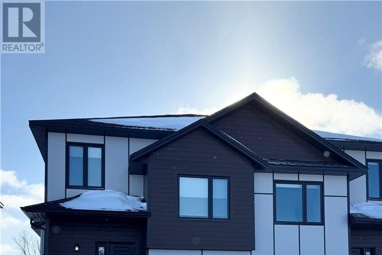 3-bedroom home for sale in Sudbury — 839 Woodbine Avenue (Photo 1)