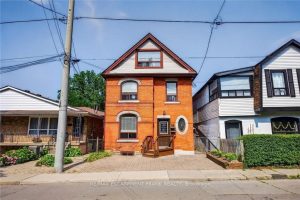 4-bedroom detached home for sale in Hamilton — 84 Ray Street S