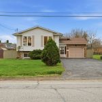 2-bedroom detached home for sale in Welland — 85 Rice Road (Photo 1)