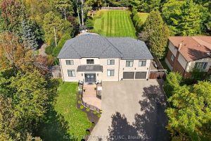 5-bedroom detached home for sale in Cambridge — 855 Avenue Road