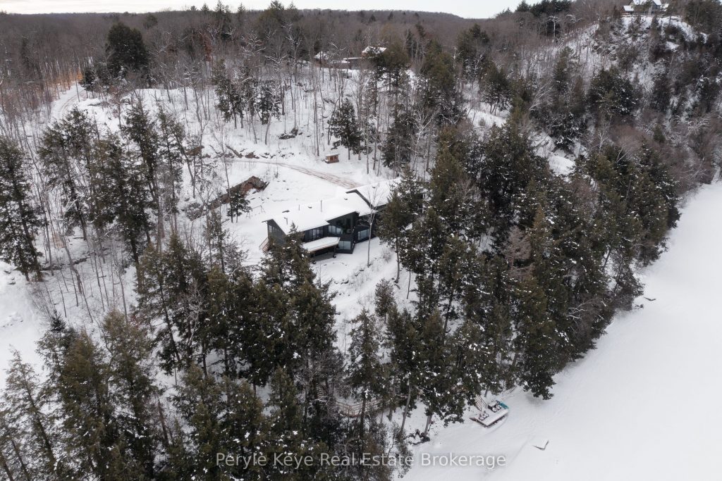 4-bedroom detached home for sale in Huntsville — 86 Claren Crescent (Photo 1)