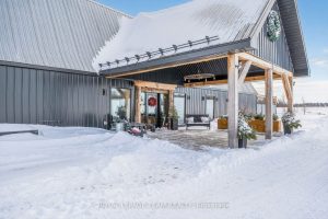 3-bedroom rural residential home for rent in Ottawa — 877 Huntmar Drive