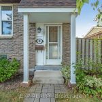 4-bedroom detached home for sale in Hamilton — 88 Rand Street (Photo 2)