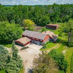 6-bedroom farm home for sale in Howick — 89482 Belmore Line (Photo 1)