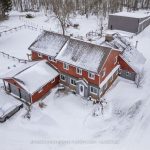 6-bedroom farm home for sale in Howick — 89482 Belmore Line (Photo 4)