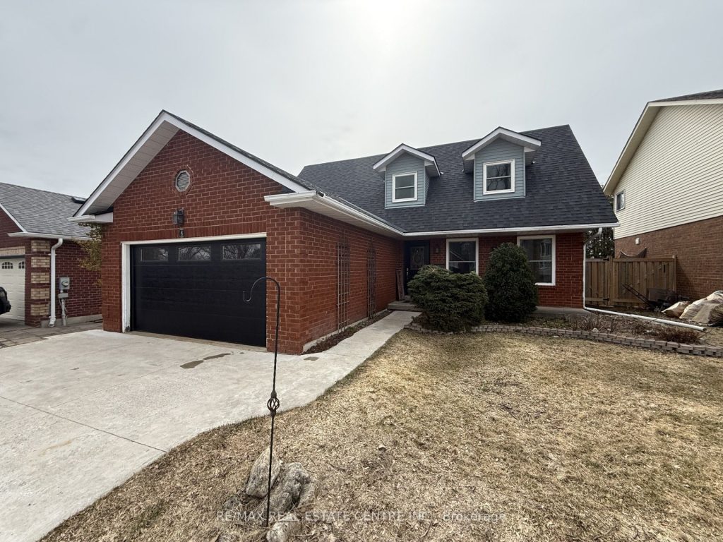 4-bedroom detached home for sale in Dufferin — 8 Passmore Avenue (Photo 1)