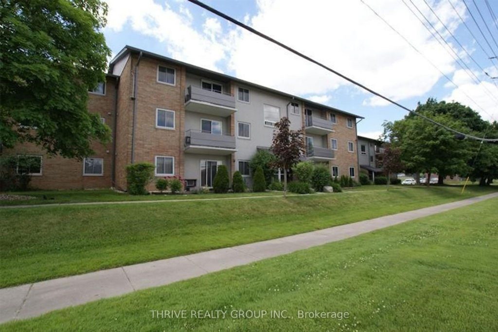 1-bedroom condo apartment for rent in London South — 9 - 635 Wonderland Road S (Photo 1)