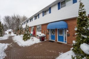 2-bedroom condo townhouse for sale in North Bay — 9 - 904 Premier Road