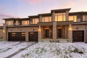 3-bedroom att/row/townhouse for sale in Welland — 9 Admiral Road