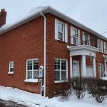 3-bedroom condo townhouse for rent in Brampton — 90 - 90 Stornwood Court (Photo 2)