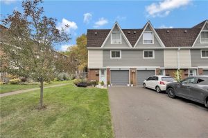 3-bedroom home for sale in Dundas — 90 Ann Street