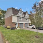 3-bedroom home for sale in Dundas — 90 Ann Street (Photo 3)