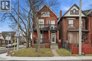 7-bedroom home for sale in Hamilton — 90 Sherman Avenue