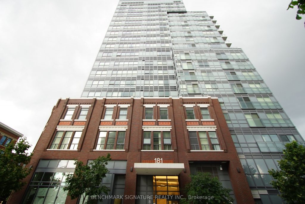 Studio common element condo for rent in Toronto — 904 - 181 Huron Street (Photo 1)
