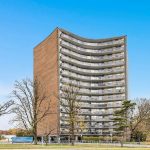 1-bedroom co-op apartment for rent in Toronto — 905 - 4340 Bloor Street W (Photo 3)