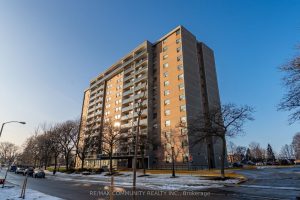 3-bedroom condo apartment for rent in Toronto — 906 - 20 Gilder Drive