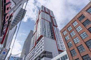 1-bedroom condo apartment for rent in Toronto — 914 - 318 Richmond Street W