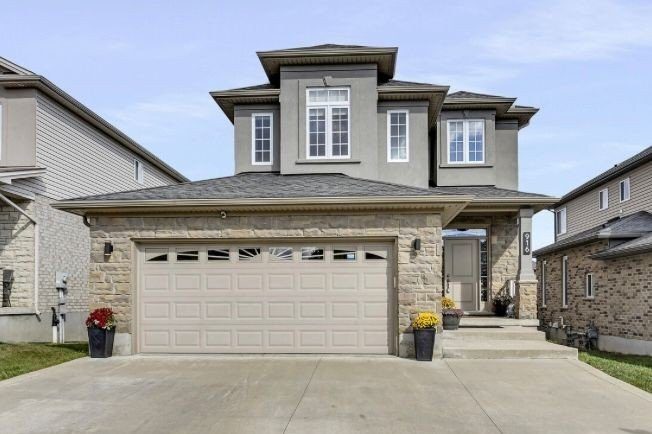 3-bedroom detached home for sale in London North — 916 Roulston Street (Photo 1)