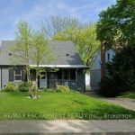 2-bedroom detached home for rent in Hamilton — 92 Gary Avenue (Photo 1)