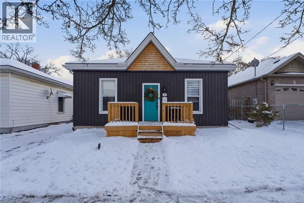 3-bedroom home for sale in Brantford — 92 Walnut Street (Photo 1)