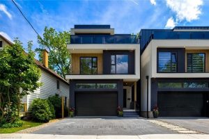 4-bedroom detached home for sale in Cambridge — 93 Oak Street